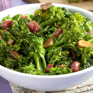 Brócolos com Gordura de Pato, Alho e Bacon