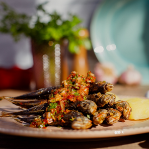 Chicharros Fritos com Molho de Vilão