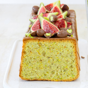 Pistachio Cake with Fresh Figs and Almonds Chocolate Amanduo