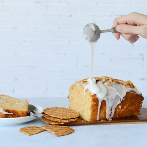 Bolo de Cenoura com cobertura Crisp de Manteiga