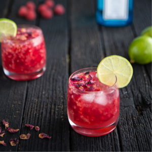 Cocktail de Gin, Framboesas e Lima