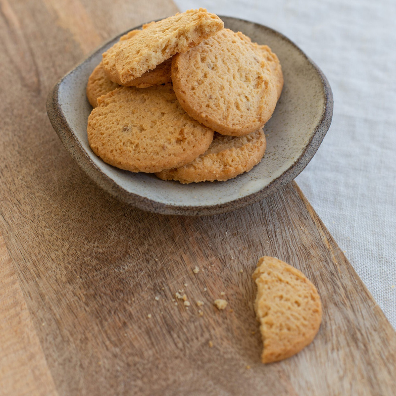 o12646-shortbread-com-gengibre-e-limao-sem-gluten-walkers-140g_1